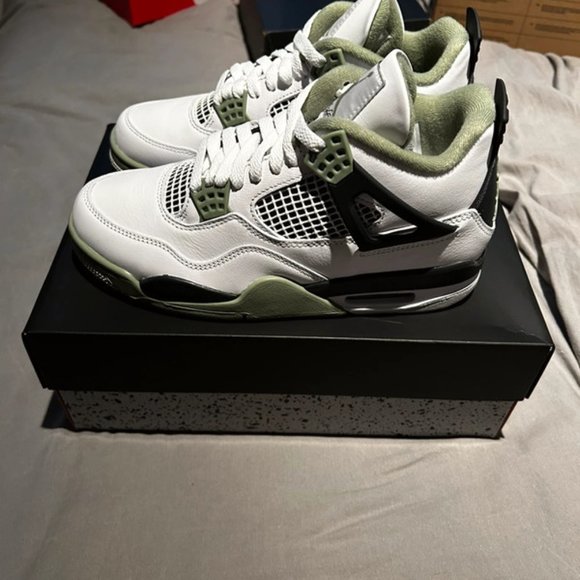 Jordan 4 Seafoam
